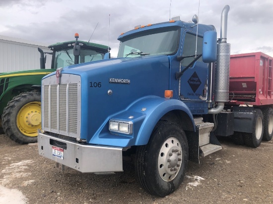 2005 Kenworth T800B Semi