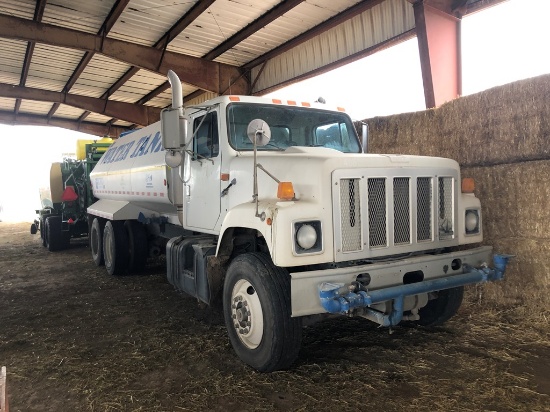 1997 IH 2574 10 Wheel Water Truck