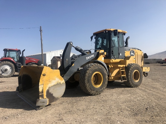 2019 John Deere 624L Loader