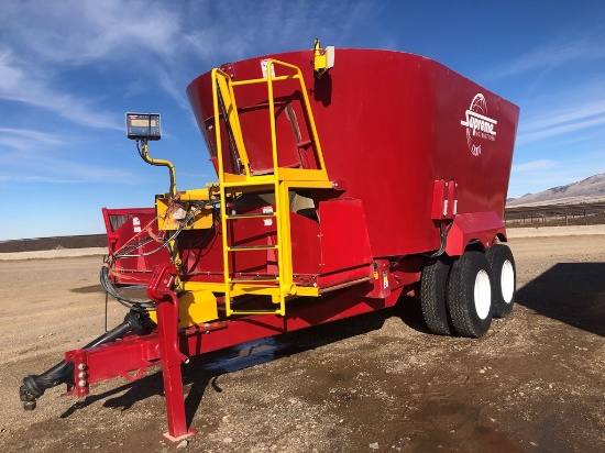 2018 Supreme 1200T Feed Wagon