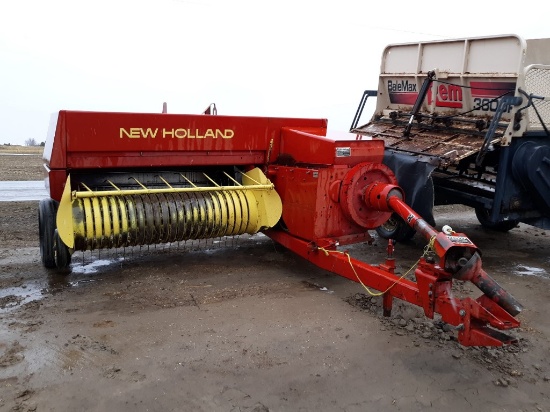New Holland 320 Hayline Baler