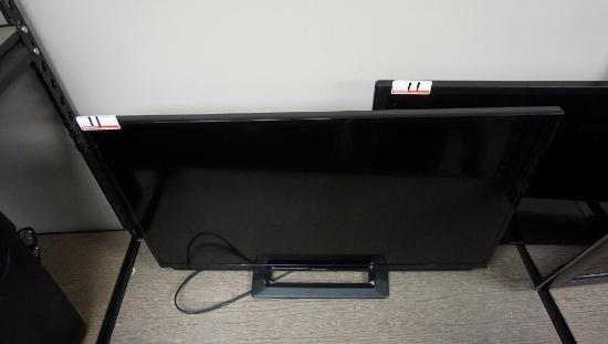 LOT - (2) ASSTD SAMSUNG / SHARP 32" LCD TVS (NO REMOTE)