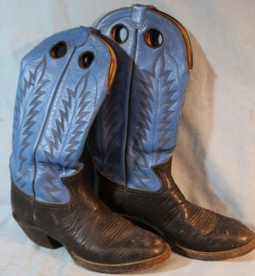 Poncho cowboy boots, 10 1/2 D