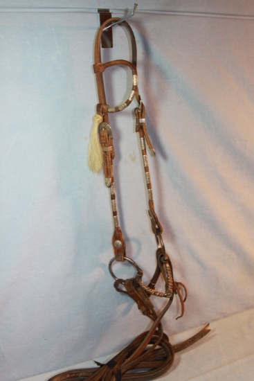 Hitched horsehair bridle w/copper snaffle bit: Harpham split ear bridel w/a