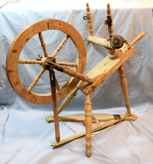 Vintage spinning wheel