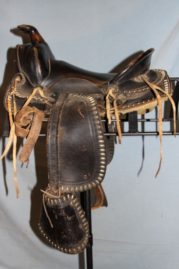 Youth saddle, studded