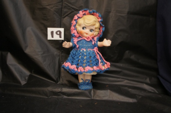 "Porcelain  Doll"  movable arms    6-1/2 " tall   [good condition]