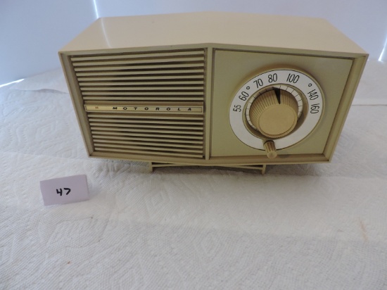Vintage Motorola Radio, A2W 15, Plastic, 10 3/4" x 5" x 6", Not tested