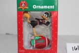 Looney Tunes Ornament, Daffy Duck, Matrix Industries Ltd, Warner Bros., 1998, 3 1/2
