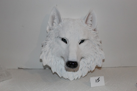 White Wolf Wall Hanging, Resin, 9" x 7 3/4"