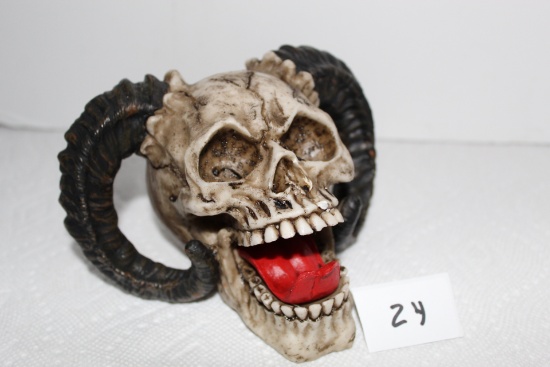 Skull, Horns, Plastic, 5" L x 6" W
