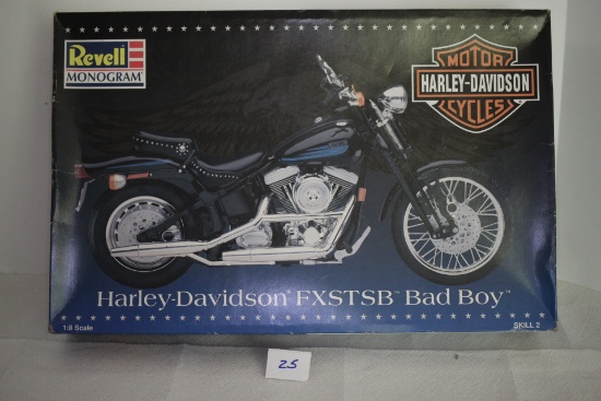 Harley Davidson FXSTSB Bad Boy Plastic Model Kit, 1:8 Scale, Revell Monogram, #85-7305, 1996