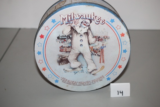 1986 Milwaukee The Great Circus Parade Tin, 7 1/4" round x 2 3/4"H