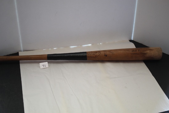 Vintage Lute Barnes Louisville Slugger #125 & Case, 34", Kinella written on bat