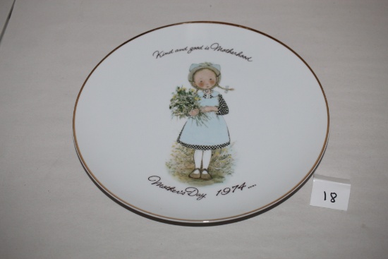 Holly Hobby Mother's Day 1974 Commemorative Edition Plate, Porcelain, Made In Japan