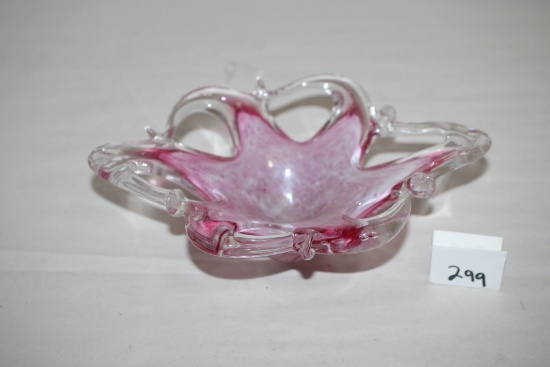 Glass Decorative Dish/Bowl, 8 1/2" x 6" x 2 1/4"