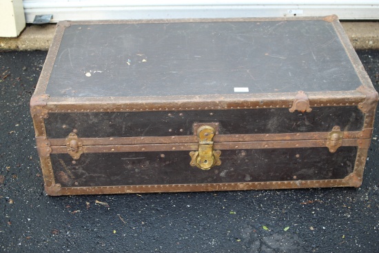 Vintage Mendel Drucker Trunk, #55614, No Key, 41 1/4" x 23" x 14 1/4"
