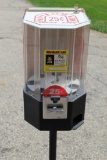 Mint O Matic 25 Cent Vending Machine With Stand & Key