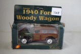 1940 Ford Woody Wagon Die-Cast, Superior Collectibles, 5