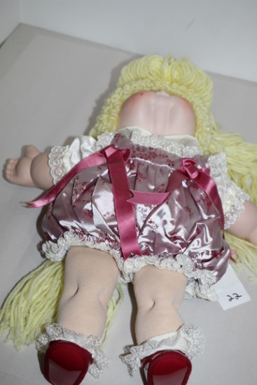 Xavier Roberts Cabbage Patch Kids Doll, Shader's China Doll Inc. For Applause, 1985, OAA Inc.