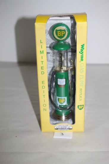 Wayne Gas Pump BP Replica, Die Cast, Limited Edition, 1997, Gearbox Toys & Collectibles, 7 1/2"