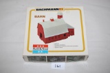 Vintage Bachmann Plasticville Barn Building Kit, HO Scale, Pieces Not Verified