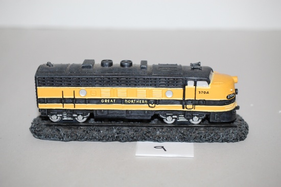 Great Northern Diesel Locomotive Figurine, #307A, Resin, 6 1/2" x 2"