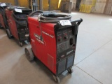 LINCOLN ELECTRIC 350MP POWER MIG WELDER WITH MAGNUM PRO MIG GUN