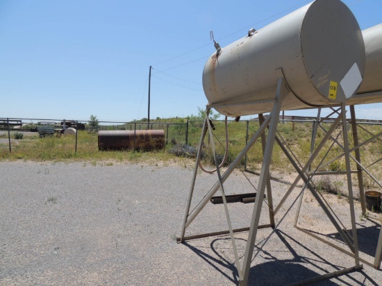 HORIZONTAL STORAGE TANK 300-GAL. W/ STAND (APPROX SIZE) (CANADIAN TX)