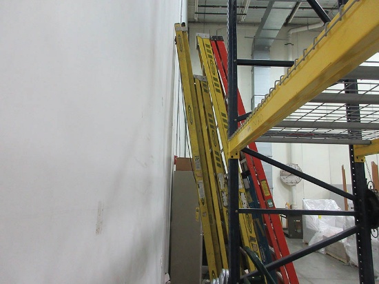 WERNER 24' FIBERGLASS EXTENSION LADDER