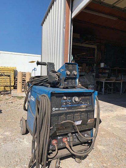 MILLER DIMENSION 652, WELDING POWER SOURCE, W/ MILLER 70 SERIES 24V WIRE FEEDER