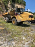 CATERPILLAR 735 ARTICULATING ROCK TRUCK, 7,819 HRS, PIN CAT00735LB1N01183