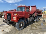 MACK TANDEM AXLE BELT SPREADER TRUCK, VIN: RD686SX6430, 220,707 MILES, MACK DIESEL ENGINE, MANUAL