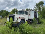 1983 MACK R686-SX LUBE TRUCK, TANDEM AXLE REAR DUALS, TANKS, HOSE REELS, VIN 1M2N182C2A084486 NON-