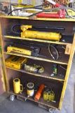LOT: ROLLING JOB BOX WITH MANUAL HYDRAULIC PUMPS; RAMS & ACCESSORIES (BUILDING #1)
