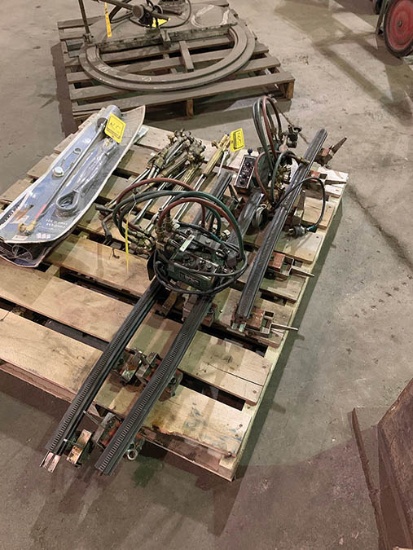 (2) MINSERCO TRACK TORCHES W/ (3) SECTIONS OF MAGNET MOUNTED RUBBER TRACK, MODEL: IK-72T