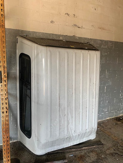 CENTURY WHITE CAMPERTOP, 6 1/2'