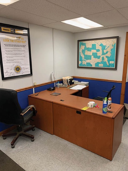 CONTENTS OF OFFICE INCL. DESK AND IMAGE RUNNER ADVANCE, PRINTER/COPIER, MODEL: C5035