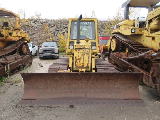 CATERPILLAR D4C DOZER, 166'' 6-WAY BLADE, 25'' W. TRACKS, PIN# X9BG00506, 3,320 HRS., 58'' 5-