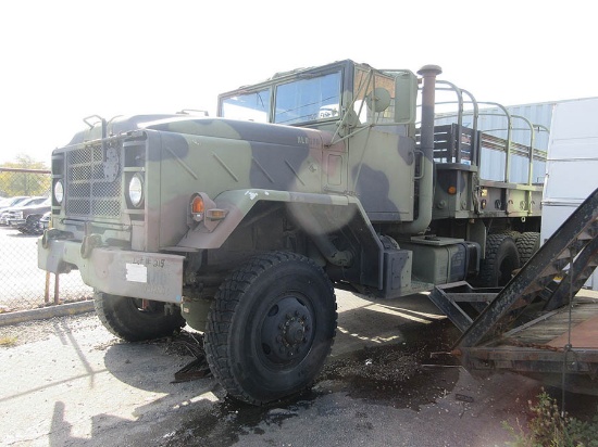 1984 AMERICAN GENERAL 5-TON T/A MILITARY TRUCK W/ CARGO BED, ID# NL0G0B C528-05415, A/T, CUMMINS