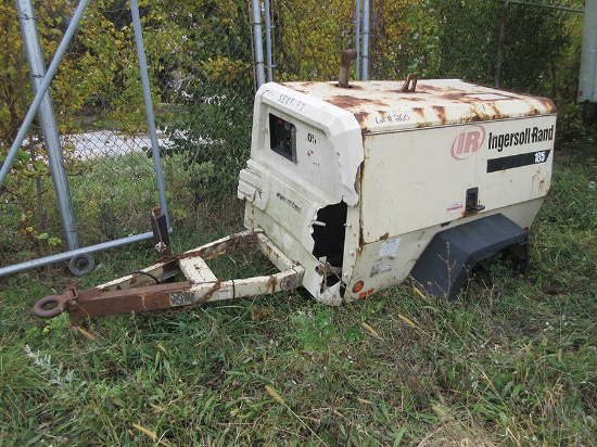 INGERSOLL RAND 185 AIR COMPRESSOR, TRAILER MOUNTED JOHN DEERE DIESEL ENGINE