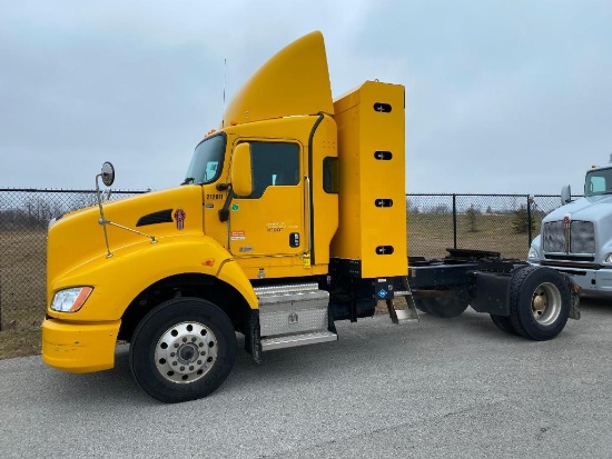 2013 KENWORTH T440 TRACTOR, SINGLE AXLE, DAY CAB, COMPRESSED NATURAL GAS (CNG), CUMMINS ISLG 320 CNG