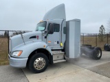 2013 KENWORTH T440 TRACTOR, SINGLE AXLE, DAY CAB, COMPRESSED NATURAL GAS (CNG), CUMMINS ISLG 320 CNG