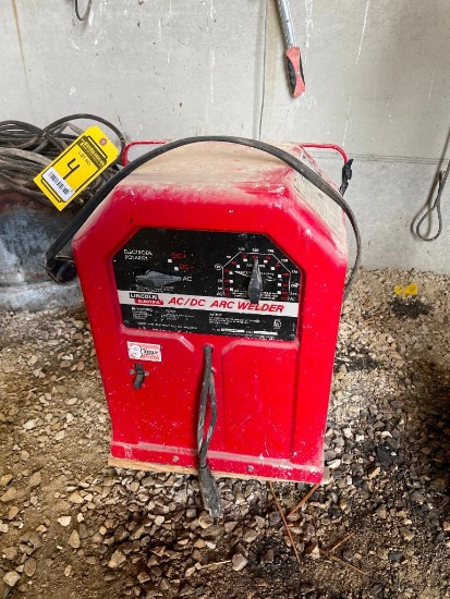 LINCOLN AC/DC ARC WELDER, SINGLE PHASE, 230V, MODEL AC/DC225/125, W/ 25' LEADS, ASSORTED WELDING ROD