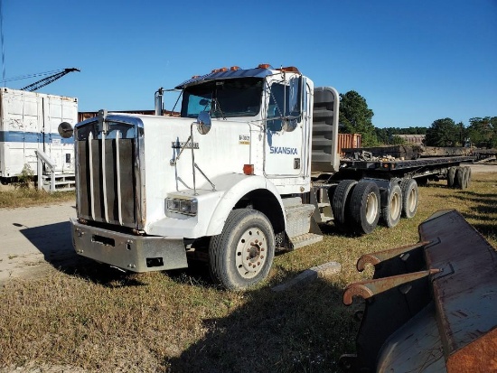 1998 KENWORTH T800 TRI-AXLE DAY CAB TRACTOR, ENGINE MODEL 3406E, CHASSIS # 814204, 10-SPEED EATON FU