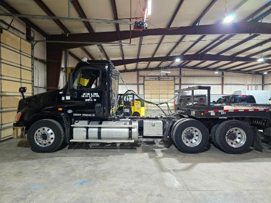 2010 Freightliner Tandem Axle Tractor, 615,000 Miles, 10-Speed Eaton, Wet Kit, 500-HP Detroit, Day