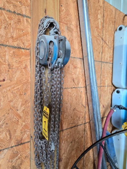 1.5 Ton Central Ratchet Hoist & (2) Manual Chain Falls