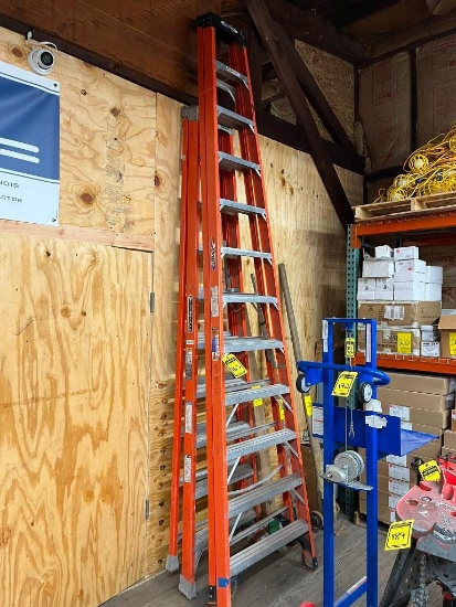 Werner 12' Fiberglass Step Ladder