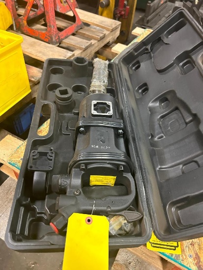 Northern Industrial Tools 1" Drive Pneumatic Impact Gun, 2,300 Ft./Lb. of Max. Torque