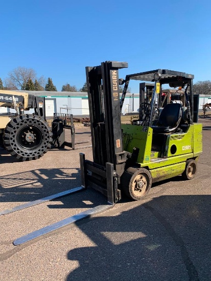 Clark 4,000 LB. Forklift, Model GCS25MB, 188" Lift Height, 3-Stage Mast, 54" Forks, S/N